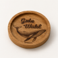 Preview: Engraved oak coaster Gute Wahl with whale motif