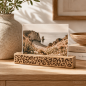 Preview: Gravierte Kartenleiste Leopard aus Eiche mit Animal-Print-Muster