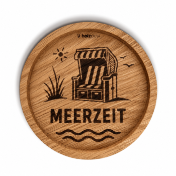 Untersetzer aus Eiche mit MEERZEIT Motiv Strandkorb Wellen und Holzpost Logo