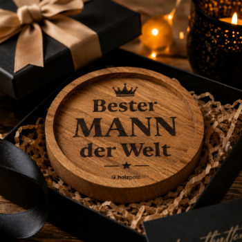 Preview: Engraved oak coaster Bester Mann der Welt
