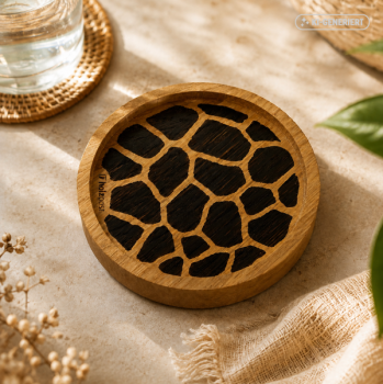 Preview: Engraved oak coaster Giraffe with giraffe pattern