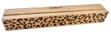 Engraved oak card holder Leopard with animal print pattern