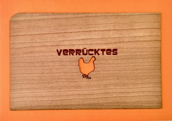 Cherry wood greeting card Verrücktes Huhn