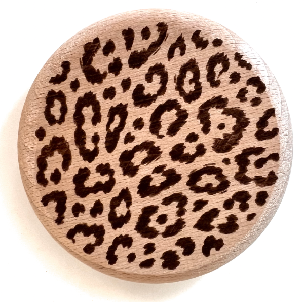 Gravierter Glasdeckel Leopard aus Buche mit Animal-Print-Muster